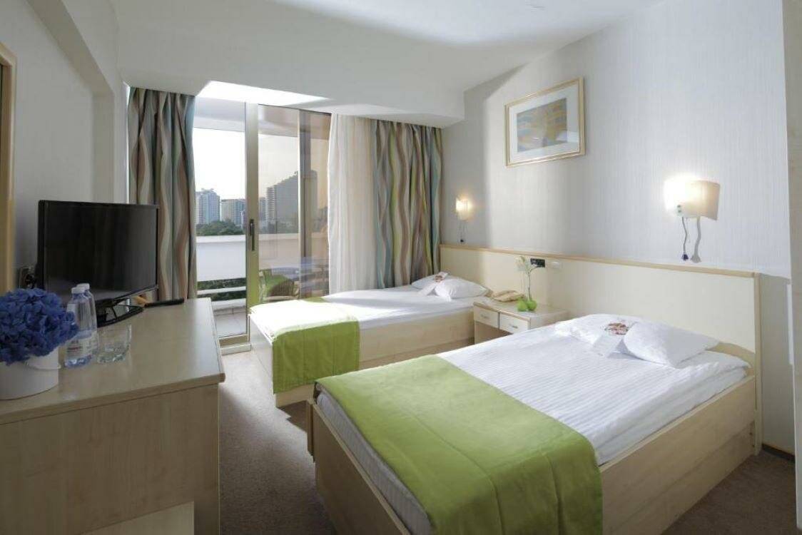 Фотографии номера Номер стандарт бизнес с 2 односпальными кроватями в Гостинице Жемчужина Сочи