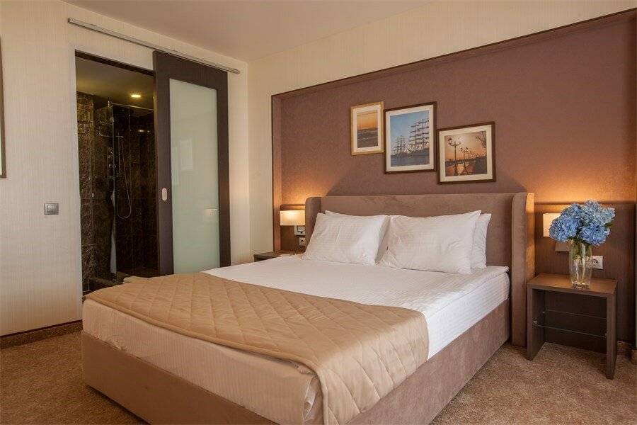 Фотографии номера Люкс Студия в Гостинице Жемчужина Сочи