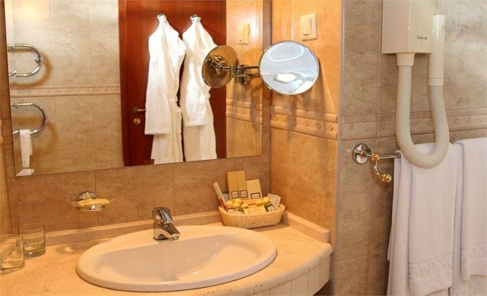 Фотографии номера Номер делюкс комфорт с 1 двуспальной кроватью в Гостинице Жемчужина Сочи