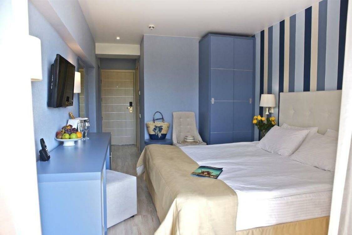 Фотографии номера Номер стандарт премиум с 1 двуспальной кроватью в Гостинице Жемчужина Сочи