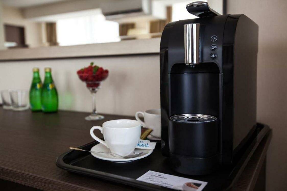 Фотографии номера Номер люкс премиум с 1 двуспальной кроватью в Гостинице Жемчужина Сочи